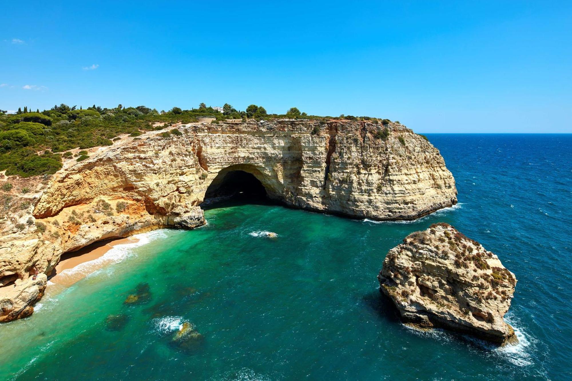 ホテル チボリ カルボエイロ カルヴォエイロ エクステリア 写真 The cave of the "Blue Grotto"